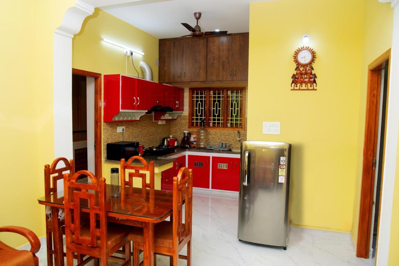 Sri Apartment 2Bhk For Familys Couples Parking A2 Пондичери Екстериор снимка